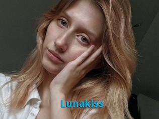 Lunakiss