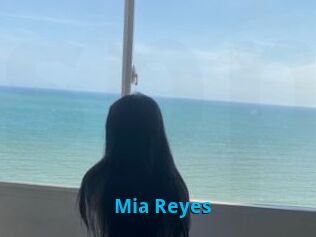 Mia_Reyes