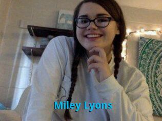 Miley_Lyons