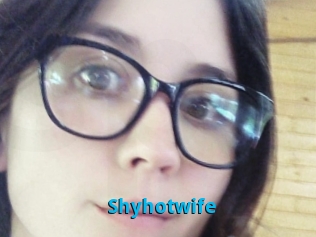 Shyhotwife